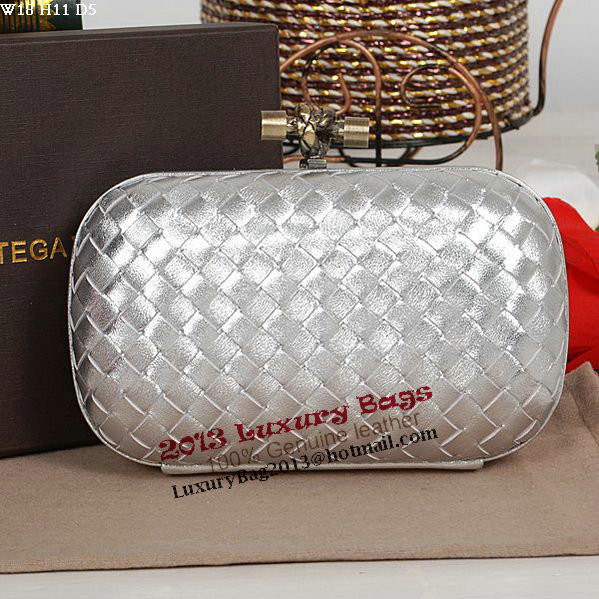 Bottega Veneta Intrecciato Sheepskin Impero Ayers Knot Clutch 11308 Silver Bottega Veneta Intrecciato Sheepskin Impero Ayers Knot Clutch 11308 Silver