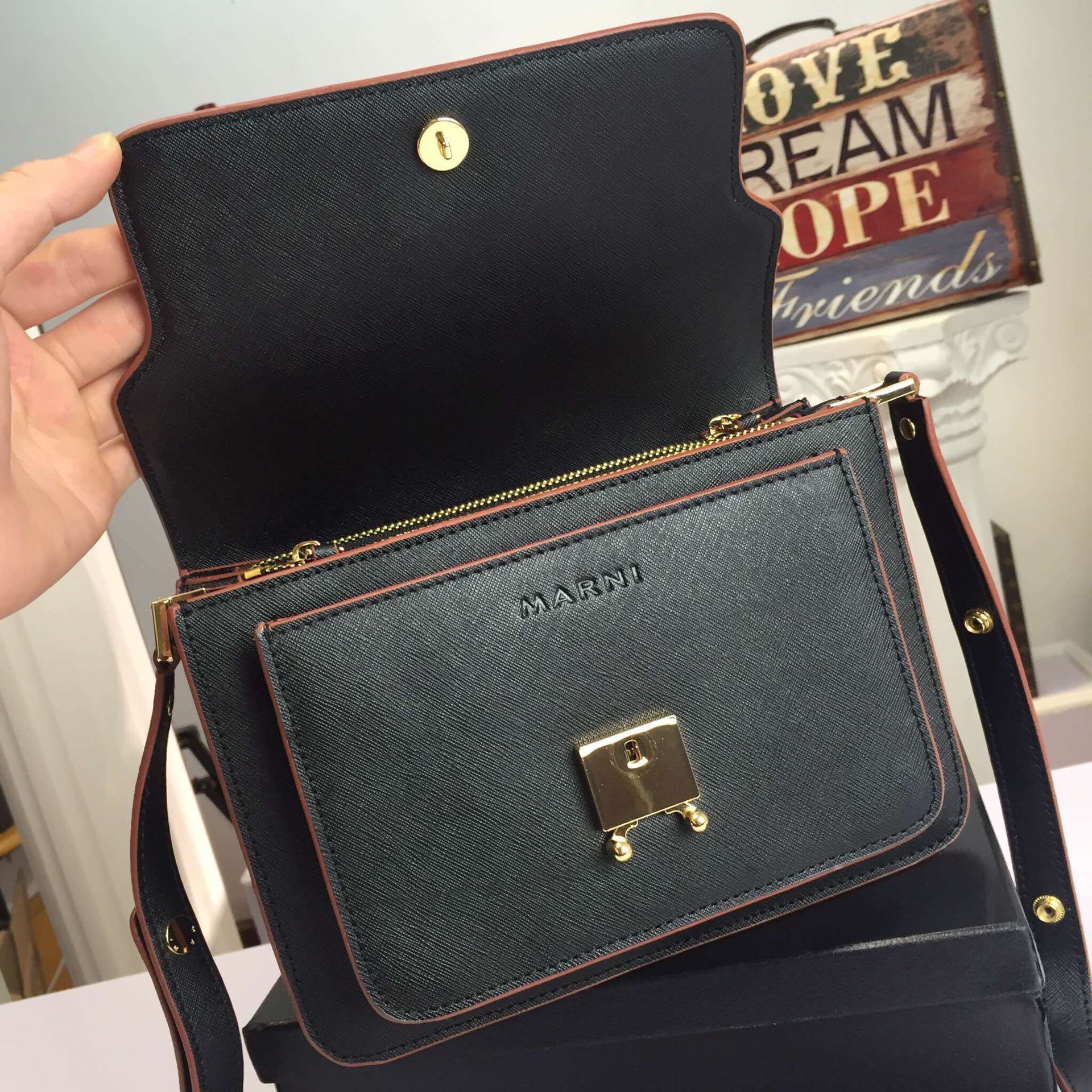 Marni Original Leather Shoulder Bag M2091 Black Marni Original Leather Shoulder Bag M2091 Black