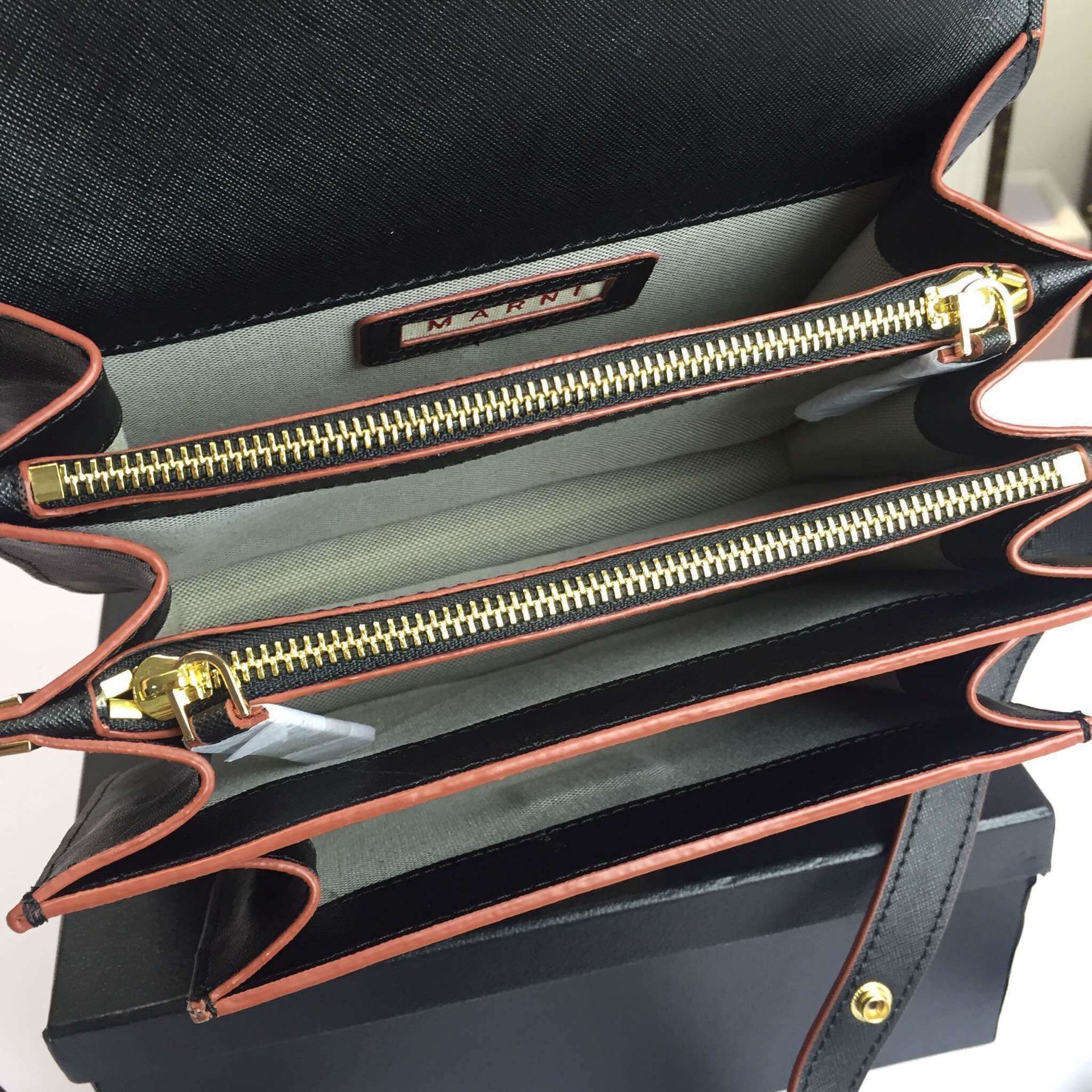 Marni Original Leather Shoulder Bag M2091 Black Marni Original Leather Shoulder Bag M2091 Black