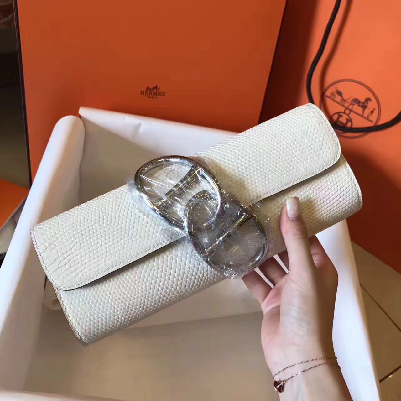 Hermes Original Lizard Leather Cluth Bag 17726 Offwhite Hermes Original Lizard Leather Cluth Bag 17726 Offwhite