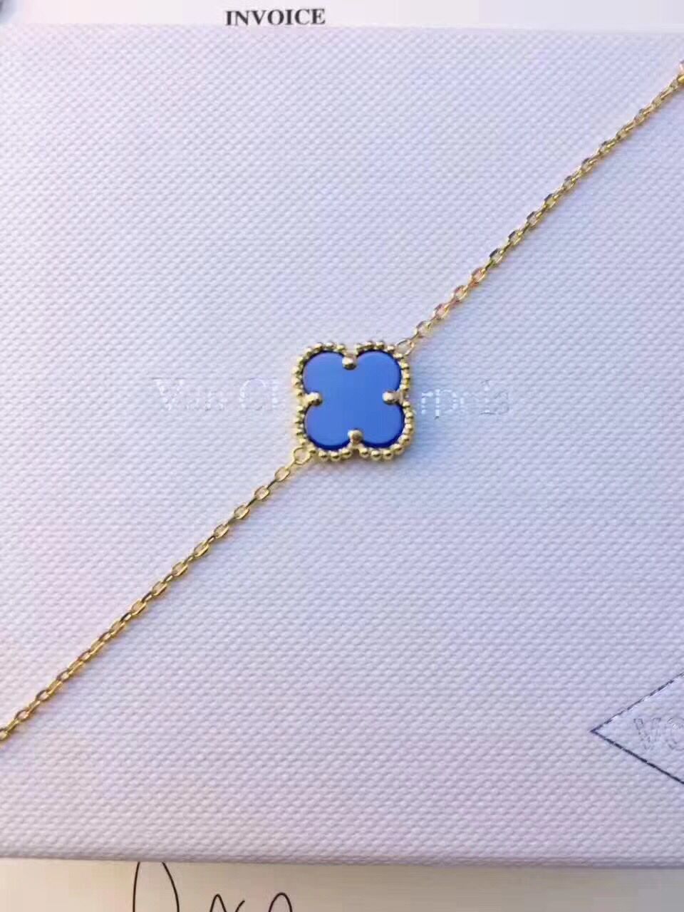 Van Cleef & Arpels Earrings VCA1210929 Van Cleef & Arpels Earrings VCA1210929