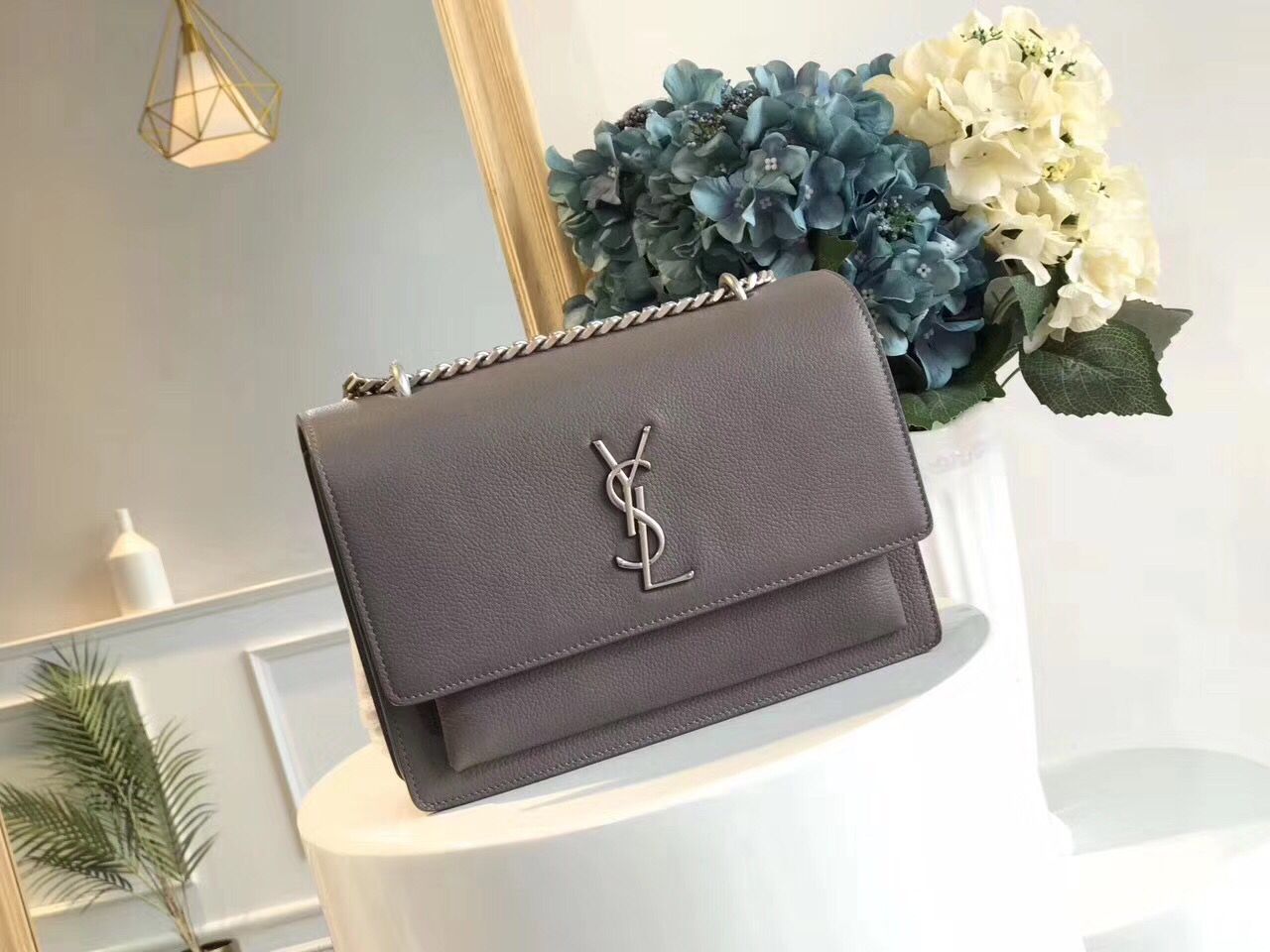 Yves Saint Laurent Cross-body Original Leatehr Shoulder Bag Y8607 Grey