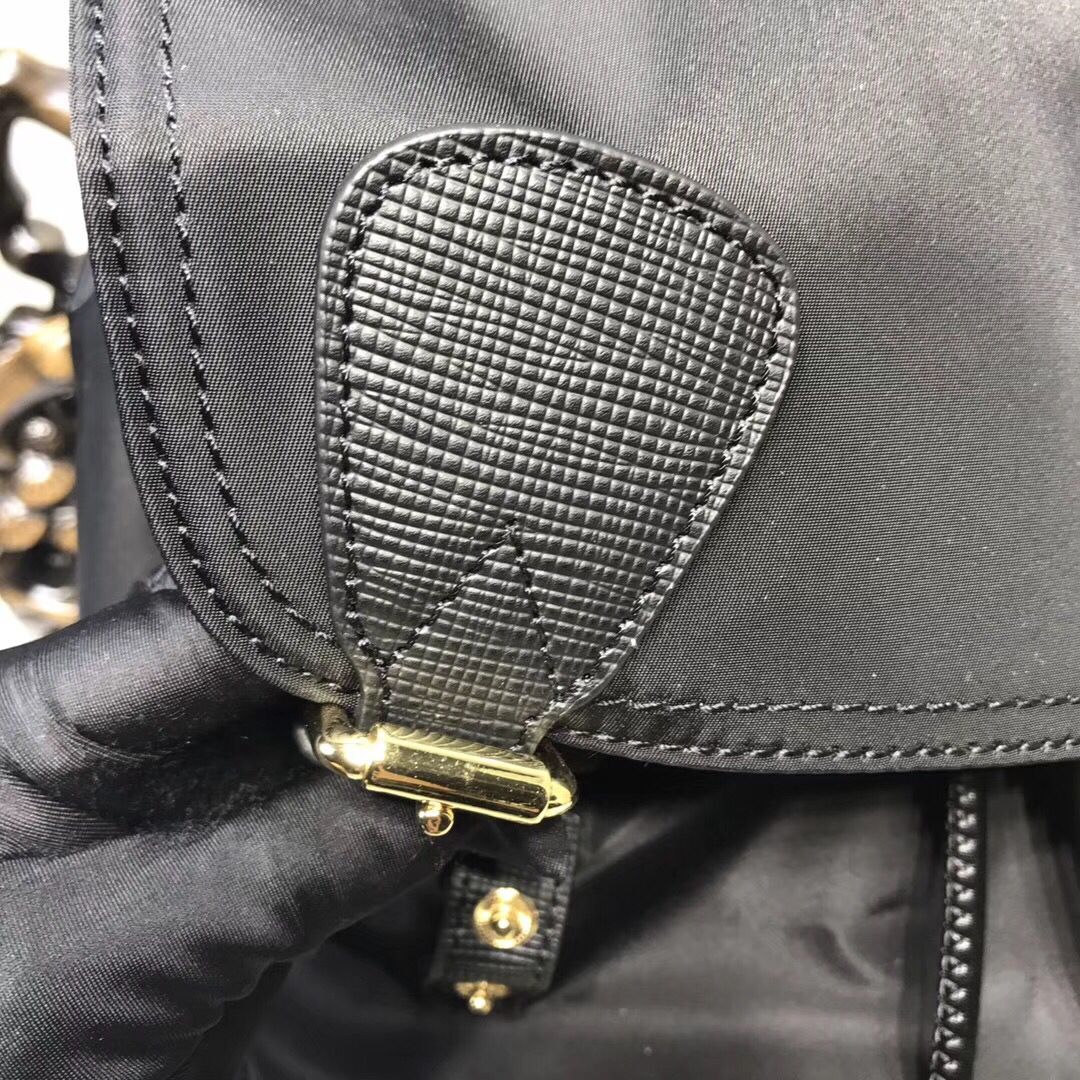 Burberry Large Backpack Fabric ABU41048 Black Burberry Large Backpack Fabric ABU41048 Black
