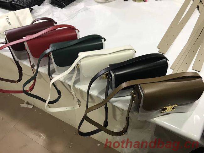 CELINE MEDIUM TRIOMPHE BAG IN SHINY CALFSKIN CL87363 Camel CELINE MEDIUM TRIOMPHE BAG IN SHINY CALFSKIN CL87363 Camel