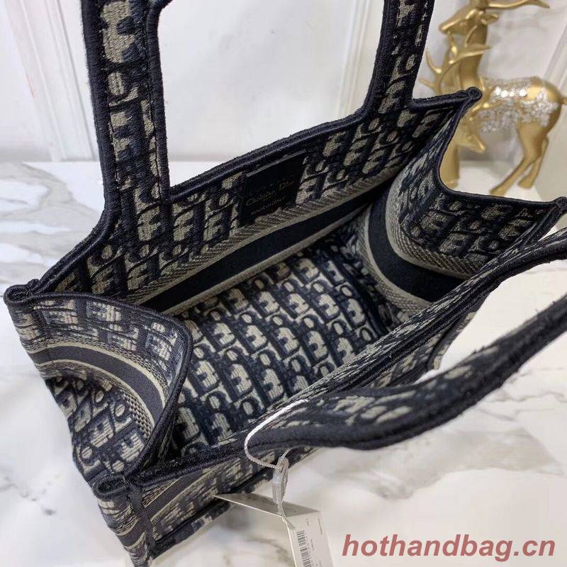 DIOR TOTE BAG IN EMBROIDERED CANVAS C0195 Navy Blue DIOR TOTE BAG IN EMBROIDERED CANVAS C0195 Navy Blue