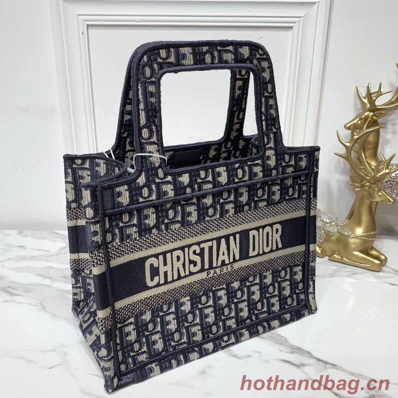 DIOR TOTE BAG IN EMBROIDERED CANVAS C0195 Navy Blue DIOR TOTE BAG IN EMBROIDERED CANVAS C0195 Navy Blue