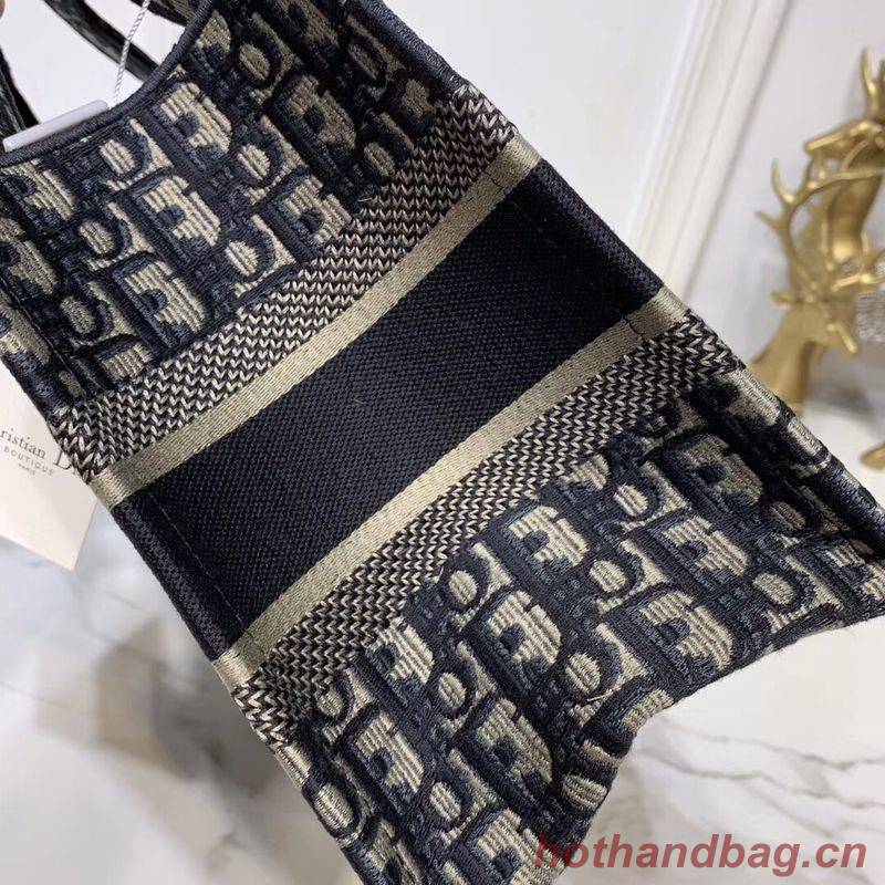 DIOR TOTE BAG IN EMBROIDERED CANVAS C0195 Navy Blue DIOR TOTE BAG IN EMBROIDERED CANVAS C0195 Navy Blue