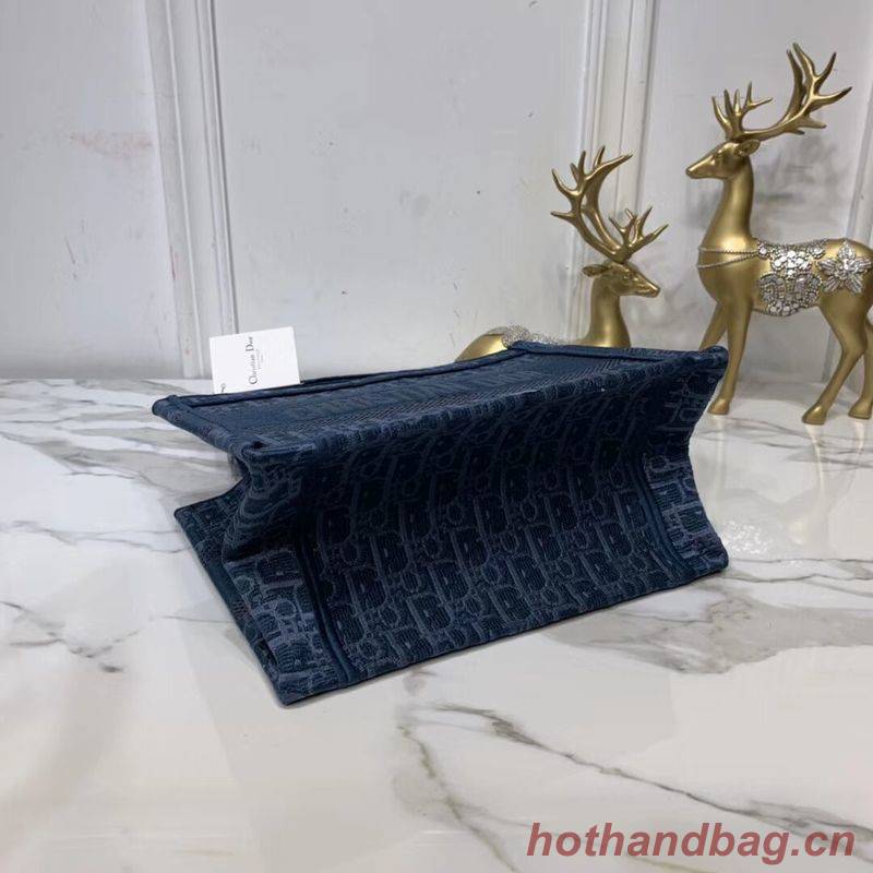 DIOR TOTE BAG IN EMBROIDERED CANVAS C0195 Blue DIOR TOTE BAG IN EMBROIDERED CANVAS C0195 Blue