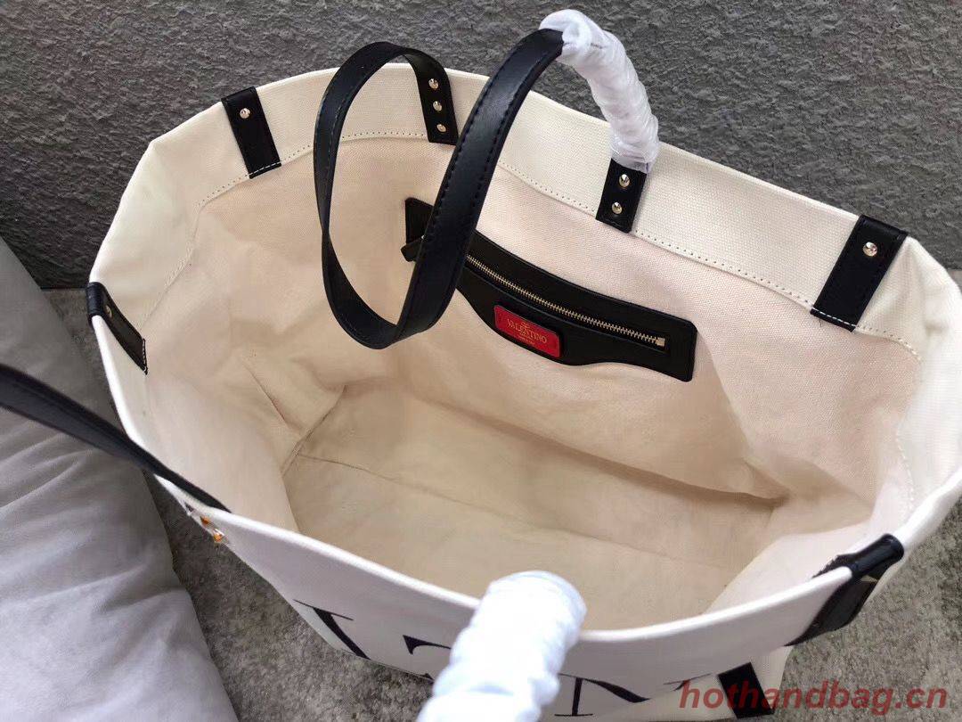 VALENTINO Rockstud Canvas Shopping Bag V0978 Wihte&Black VALENTINO Rockstud Canvas Shopping Bag V0978 Wihte&Black