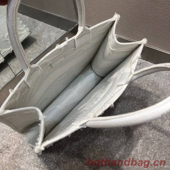 SMALL DIOR BOOK TOTE Embroidered M1296-5