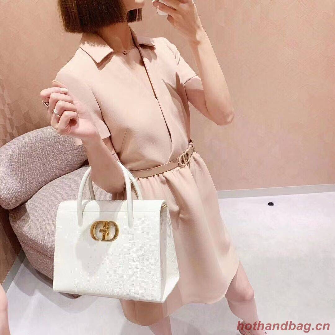 DIOR LARGE ST HONORE TOTE Grained Calfskin M9306UBAE WHITE DIOR LARGE ST HONORE TOTE Grained Calfskin M9306UBAE WHITE