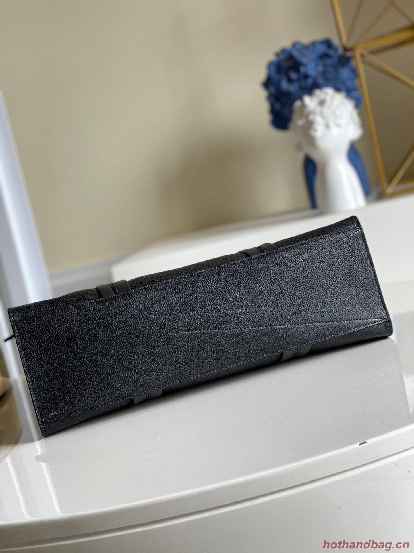 Louis Vuitton Original Leather Aerogram Tote Bag M57308 Black Louis Vuitton Original Leather Aerogram Tote Bag M57308 Black