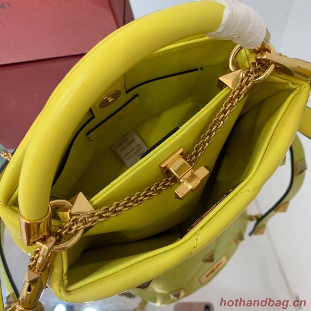 Valentino medium Garavani Roman Stud V1198 yellow Valentino medium Garavani Roman Stud V1198 yellow