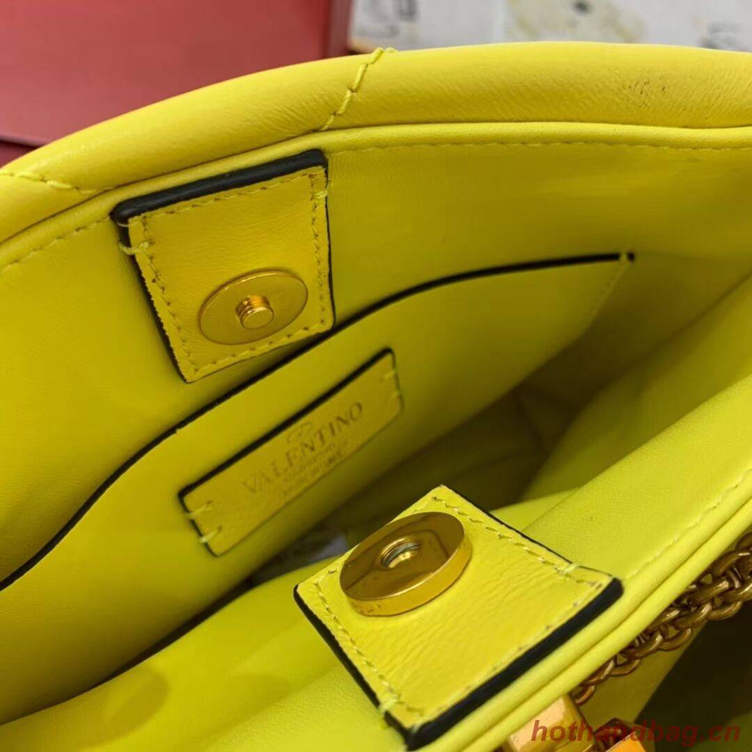 Valentino medium Garavani Roman Stud V1198 yellow Valentino medium Garavani Roman Stud V1198 yellow