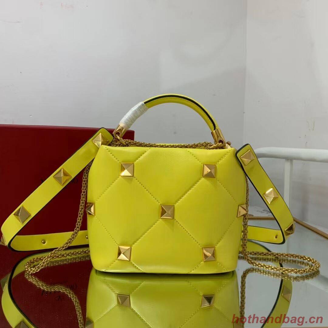 Valentino medium Garavani Roman Stud V1198 yellow Valentino medium Garavani Roman Stud V1198 yellow