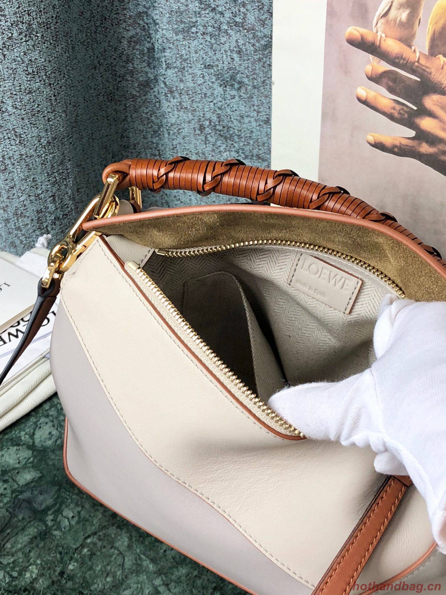 Loewe Puzzle Bag Original Leather 061836 Cream Loewe Puzzle Bag Original Leather 061836 Cream