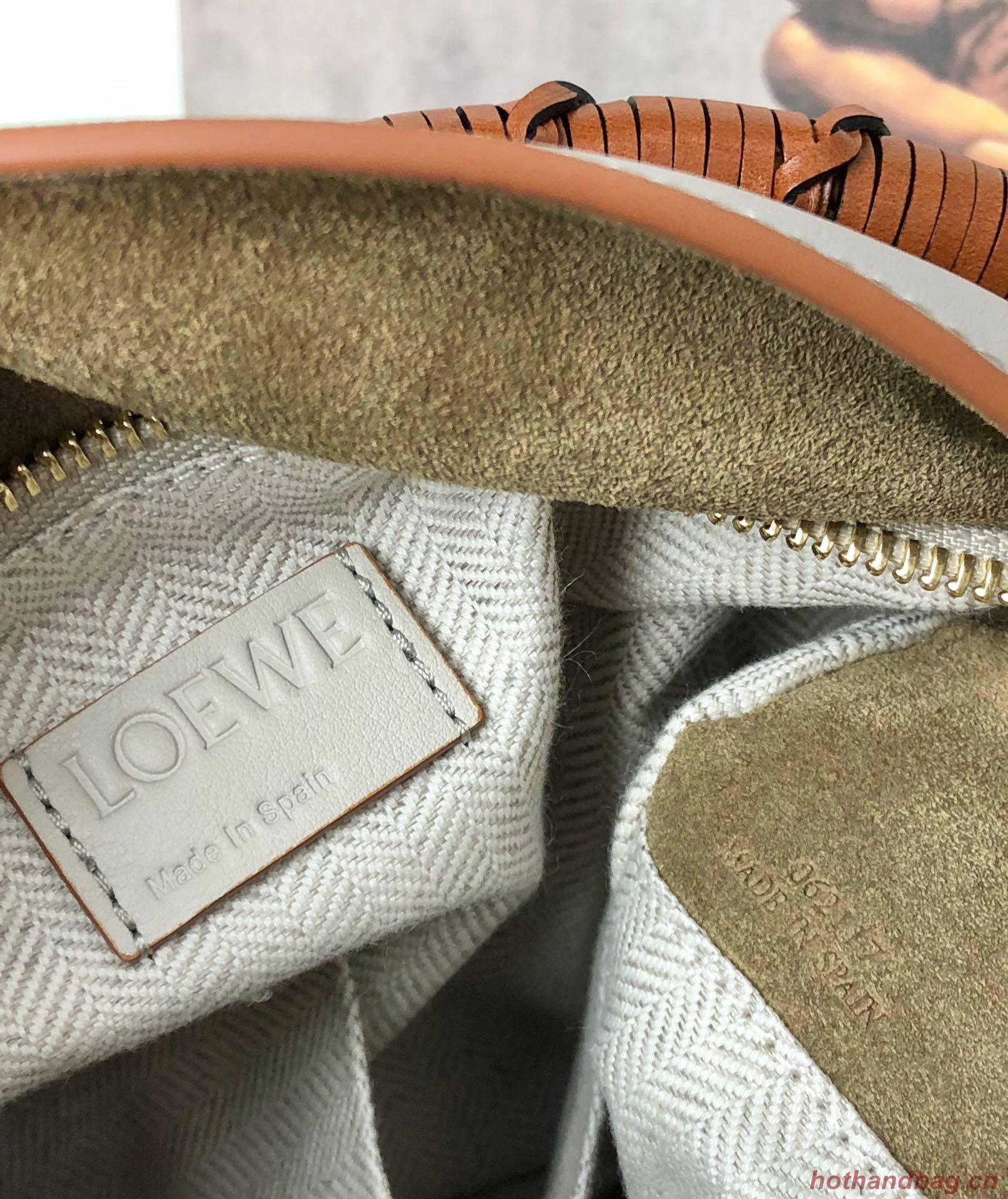 Loewe Puzzle Bag Original Leather 061836 Cream Loewe Puzzle Bag Original Leather 061836 Cream