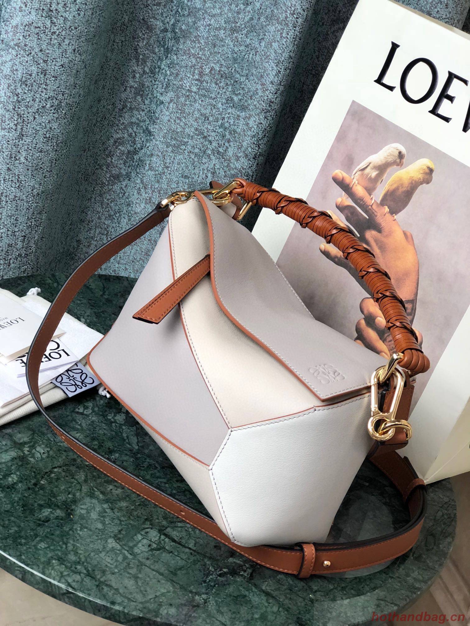 Loewe Puzzle Bag Original Leather 061836 Cream Loewe Puzzle Bag Original Leather 061836 Cream