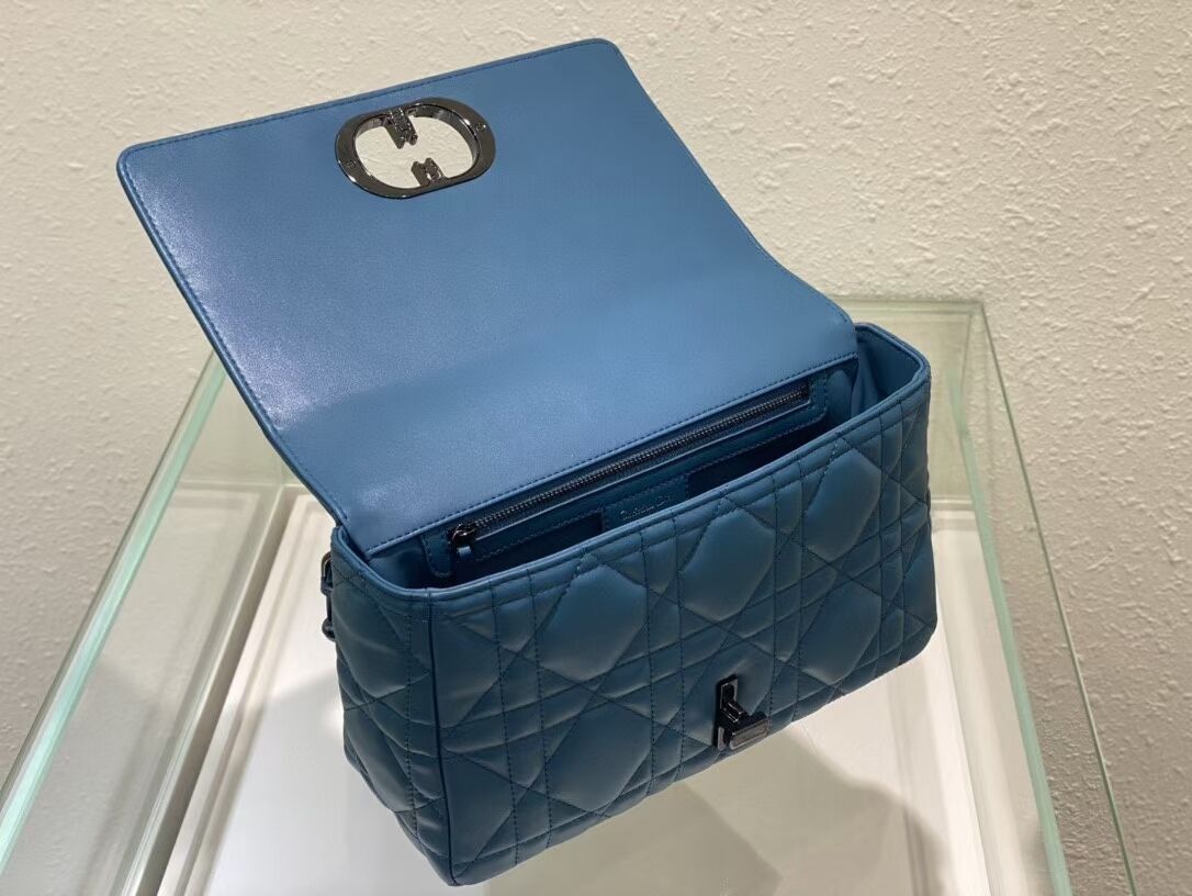 LARGE DIOR CARO BAG Gradient Cannage Lambskin M9243E blue LARGE DIOR CARO BAG Gradient Cannage Lambskin M9243E blue