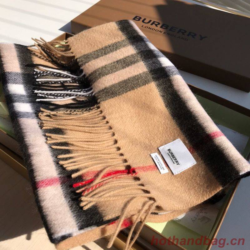 Burberry Scarf B00245