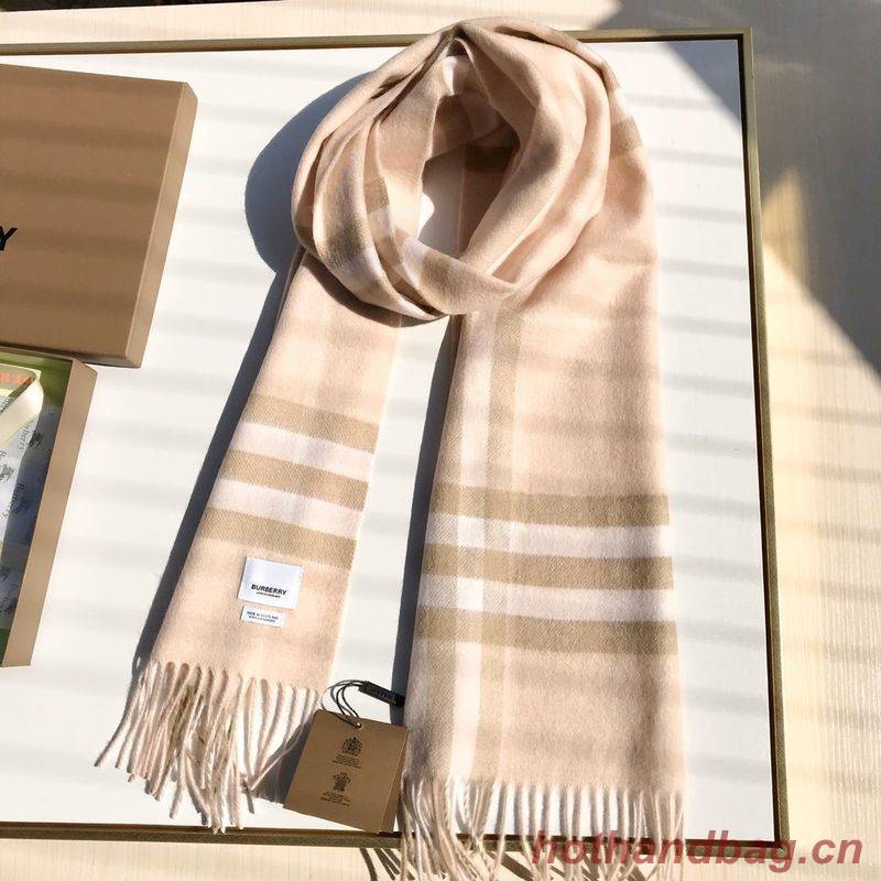 Burberry Scarf B00251