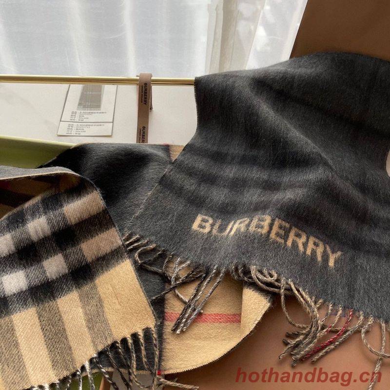 Burberry Scarf B00254 Burberry Scarf B00254