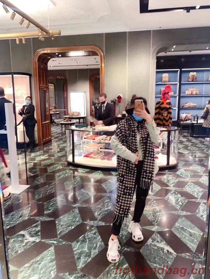 Gucci Scarf G00110 Gucci Scarf G00110