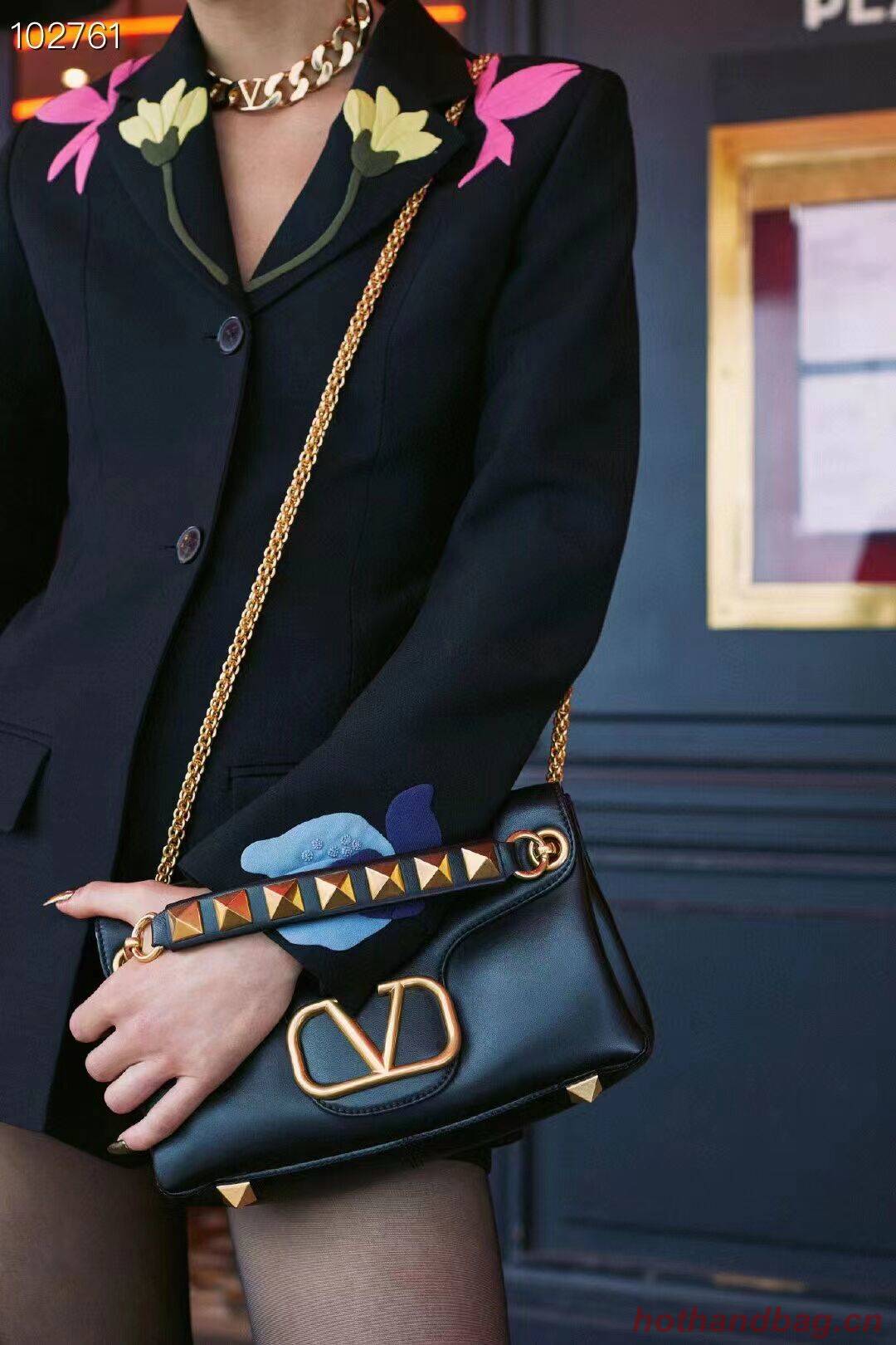 VALENTINO GARAVANI Stud Sign nappa Shoulder Bag NL098 black VALENTINO GARAVANI Stud Sign nappa Shoulder Bag NL098 black