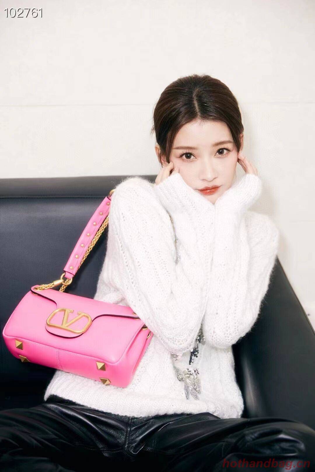 VALENTINO GARAVANI Stud Sign nappa Shoulder Bag NL098 pink VALENTINO GARAVANI Stud Sign nappa Shoulder Bag NL098 pink