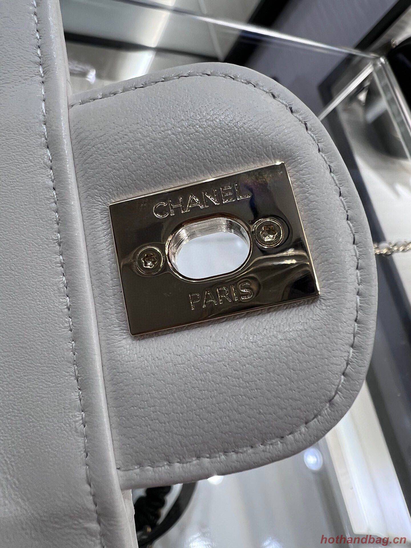 Chanel 2022S Love Heart Original Lambskin Crossbody Chain Bag AS3191Y White Chanel 2022S Love Heart Original Lambskin Crossbody Chain Bag AS3191Y White