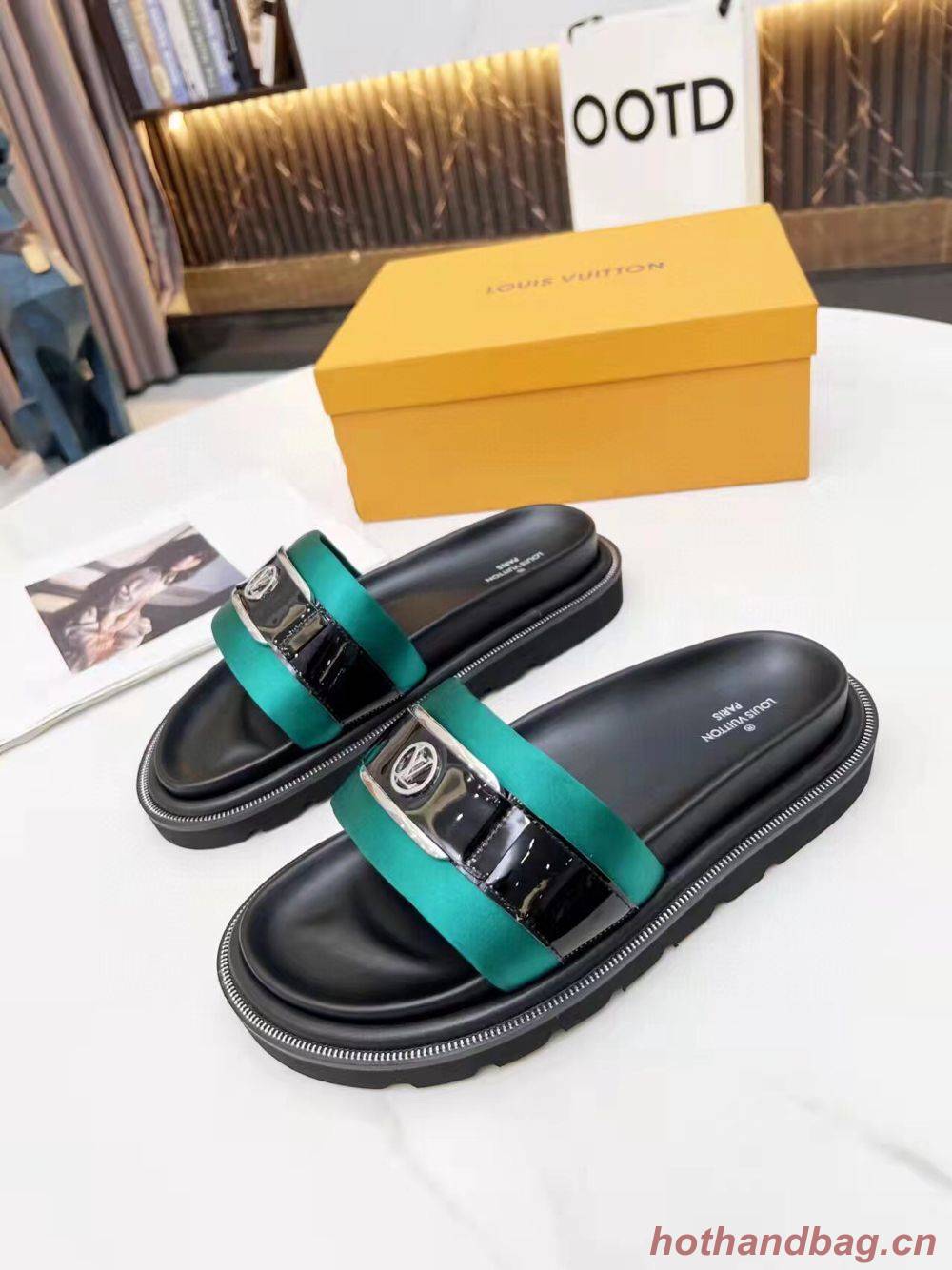 Louis Vuitton Pool Pillow Flat Comfort Mule Slipper Shoes 1AAOSY Louis Vuitton Pool Pillow Flat Comfort Mule Slipper Shoes 1AAOSY