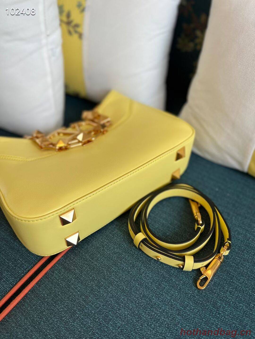 VALENTINO GARAVANI Loco Calf leather bag V2028 yellow VALENTINO GARAVANI Loco Calf leather bag V2028 yellow