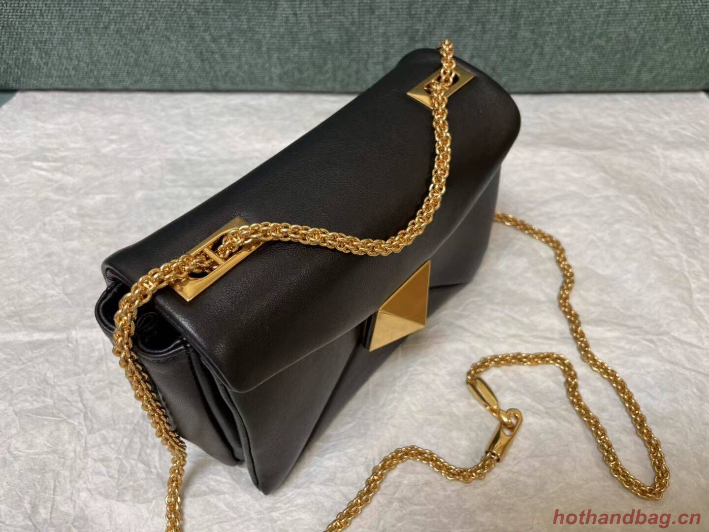 VALENTINO GARAVANI One Stud Sheepskin Shoulder Bag XW0B0K21 black VALENTINO GARAVANI One Stud Sheepskin Shoulder Bag XW0B0K21 black