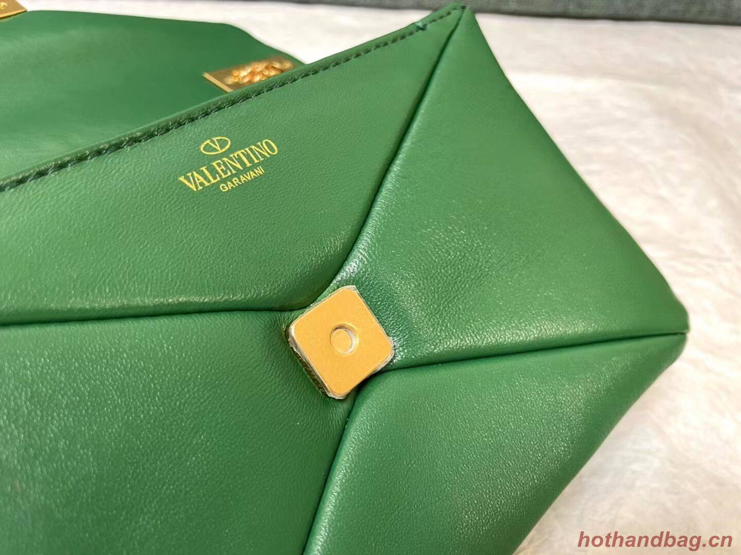 VALENTINO GARAVANI One Stud Sheepskin Shoulder Bag XW0B0K21 green VALENTINO GARAVANI One Stud Sheepskin Shoulder Bag XW0B0K21 green