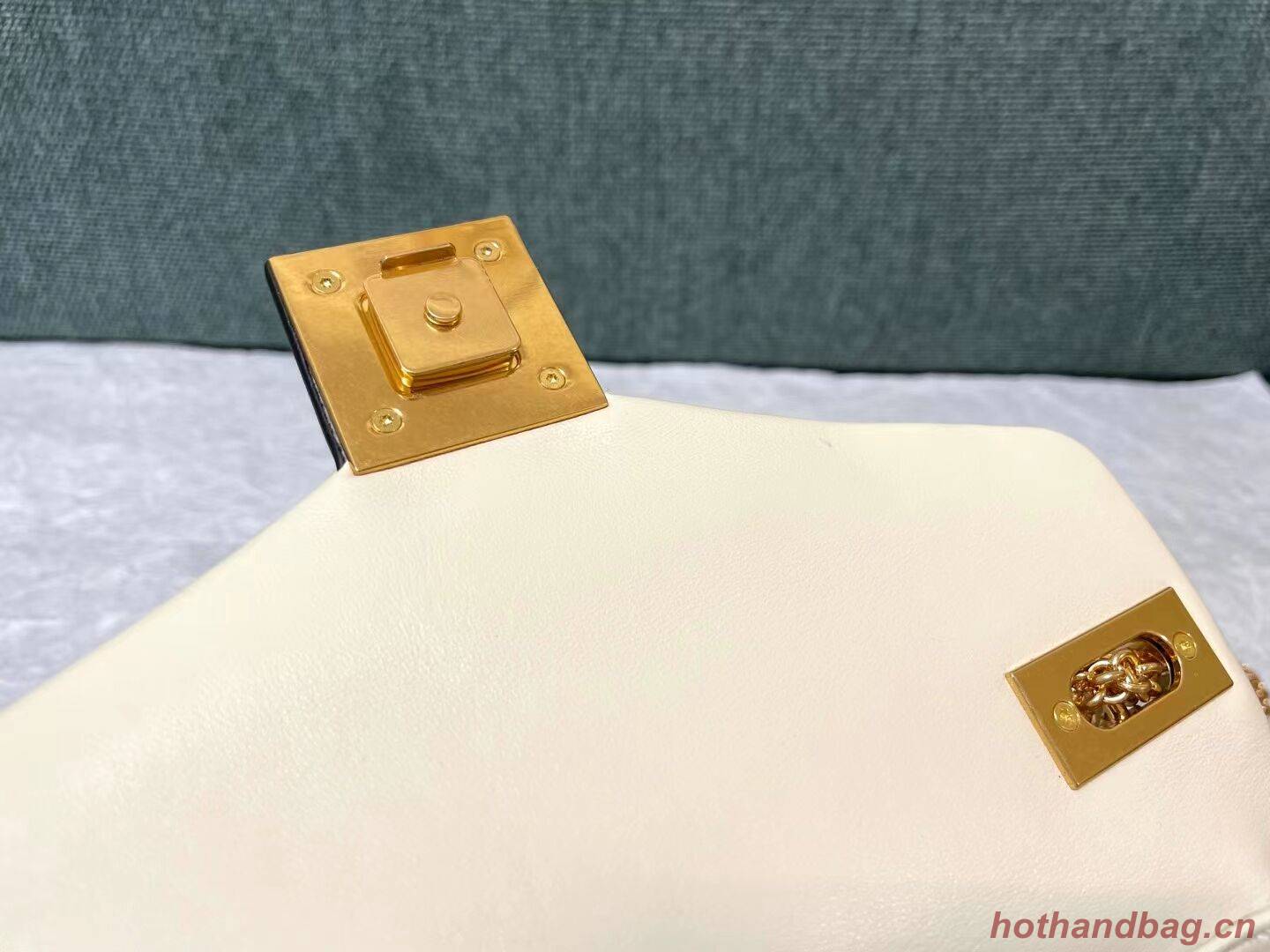 VALENTINO GARAVANI One Stud Sheepskin Shoulder Bag XW0B0K21 white VALENTINO GARAVANI One Stud Sheepskin Shoulder Bag XW0B0K21 white