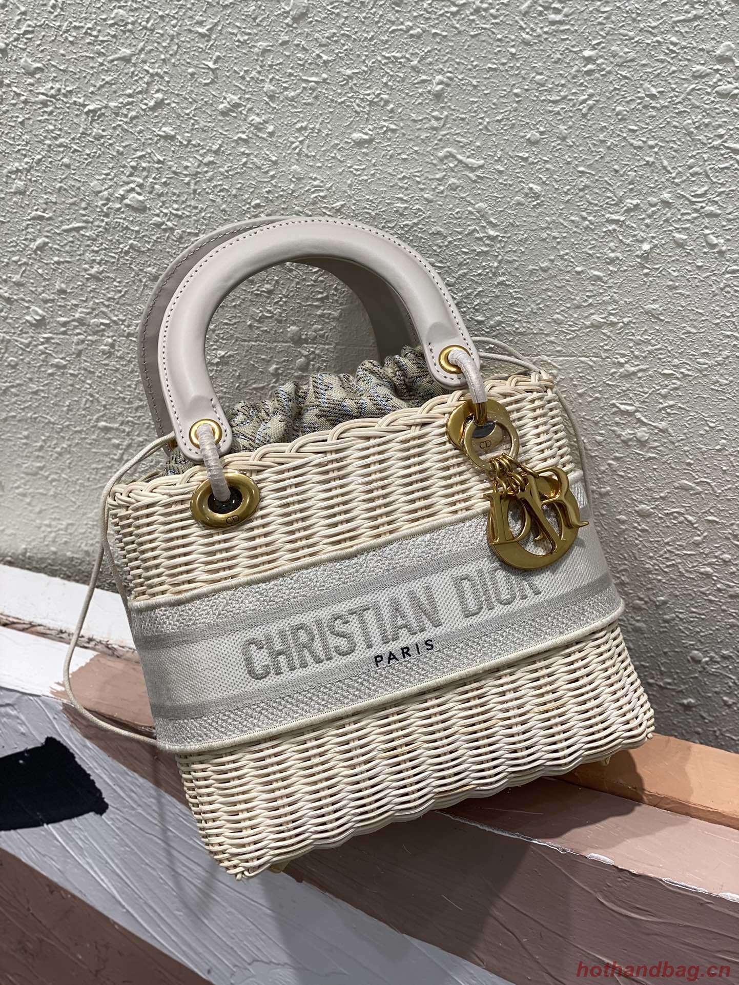 MEDIUM LADY DIOR BAG Natural Wicker and gray Dior Oblique Jacquard M0565 MEDIUM LADY DIOR BAG Natural Wicker and gray Dior Oblique Jacquard M0565