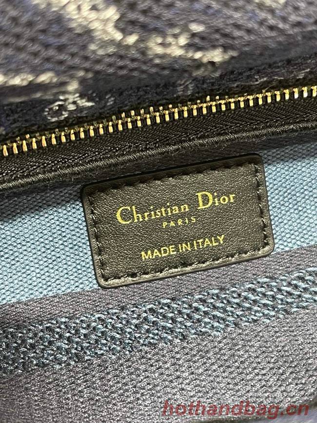 MEDIUM LADY D-LITE BAG Blue Dior Roses Embroidery M0565ORVG