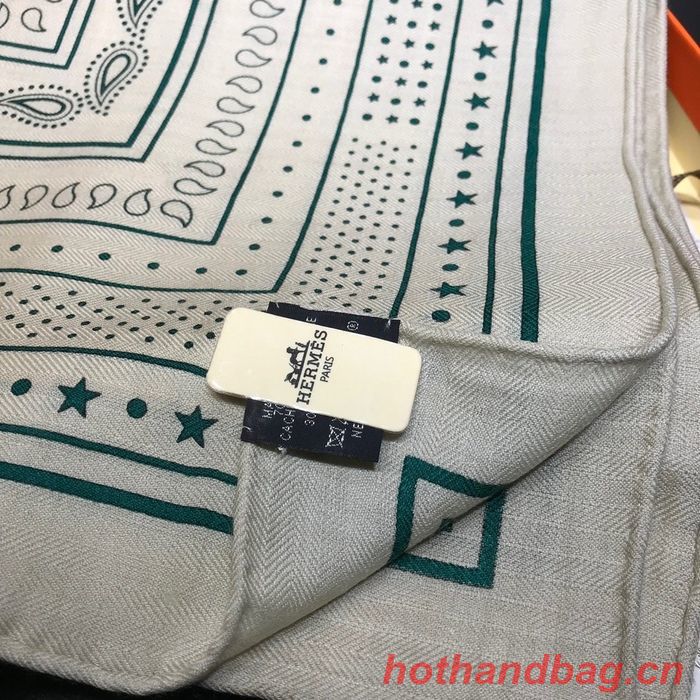 Hermes Scarf HEC00350 Hermes Scarf HEC00350