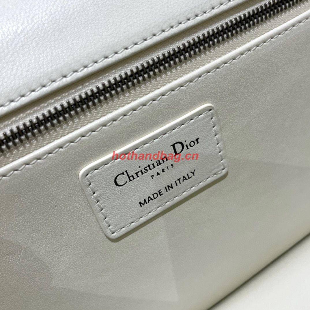 DIOR 30 MONTAIGNE POUCH WITH SHOULDER STRAP AND HANDLE S32698 WHITE DIOR 30 MONTAIGNE POUCH WITH SHOULDER STRAP AND HANDLE S32698 WHITE
