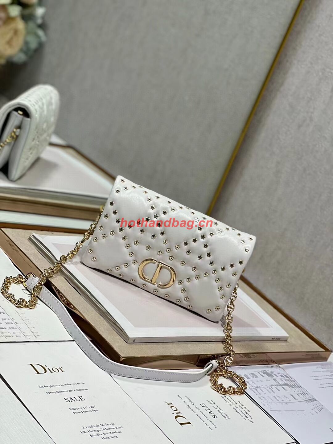 DIOR CARO MACROCANNAGE POUCH Macrocannage Calfskin with Star Motif S5135UNH white&gold DIOR CARO MACROCANNAGE POUCH Macrocannage Calfskin with Star Motif S5135UNH white&gold