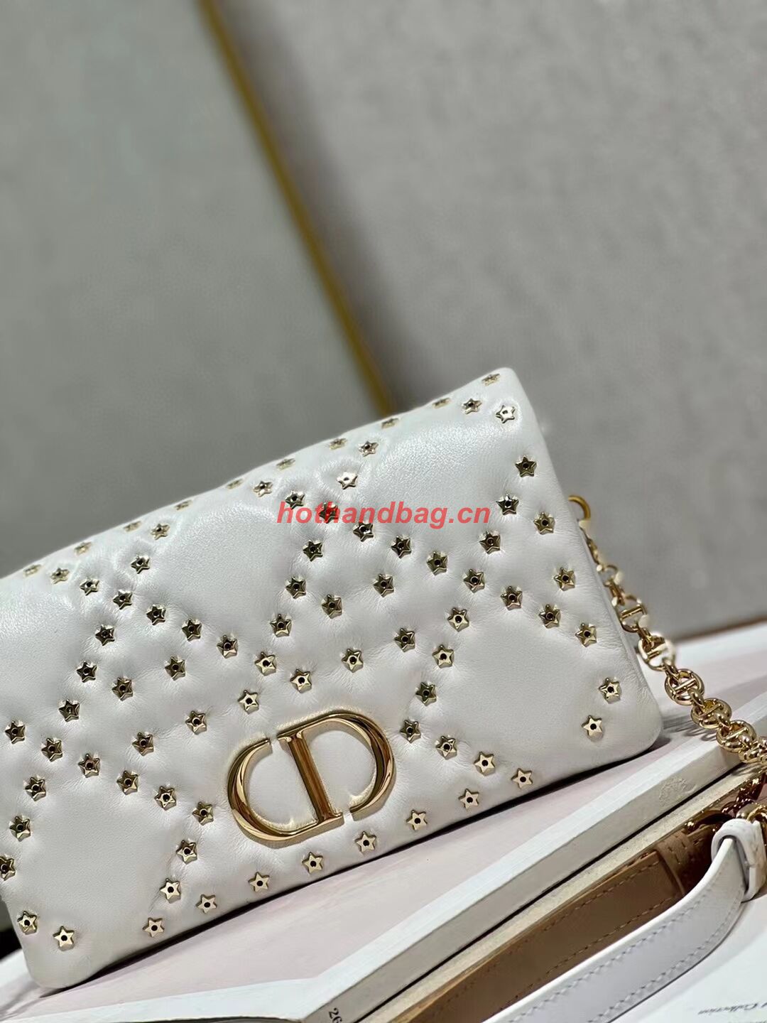 DIOR CARO MACROCANNAGE POUCH Macrocannage Calfskin with Star Motif S5135UNH white&gold DIOR CARO MACROCANNAGE POUCH Macrocannage Calfskin with Star Motif S5135UNH white&gold