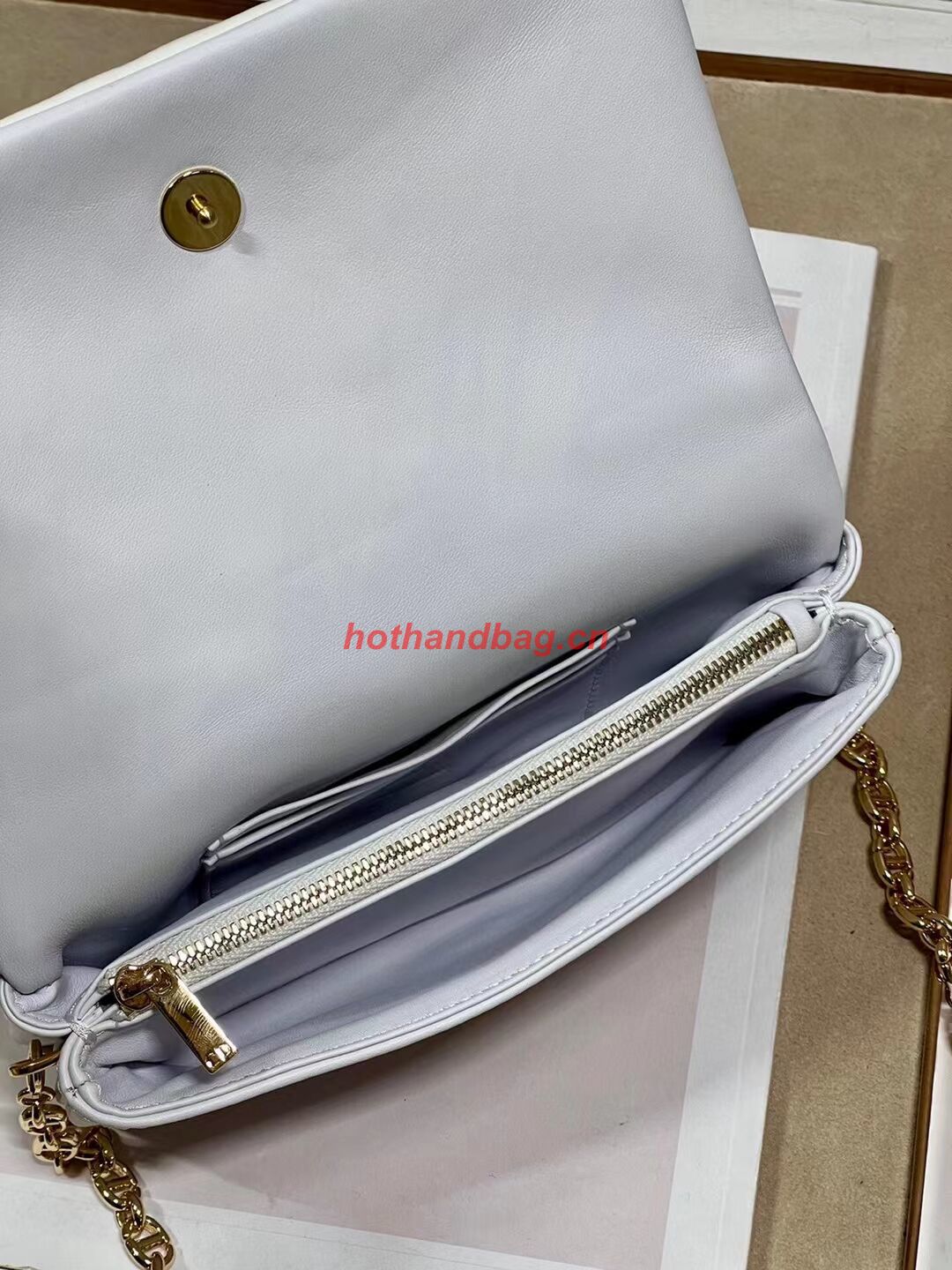 DIOR CARO MACROCANNAGE POUCH Macrocannage Calfskin with Star Motif S5135UNH white&gold DIOR CARO MACROCANNAGE POUCH Macrocannage Calfskin with Star Motif S5135UNH white&gold