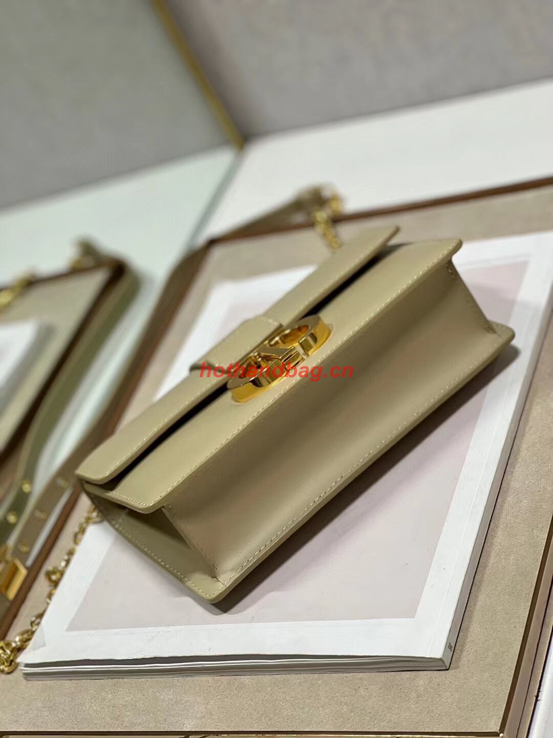 DIOR 30 MONTAIGNE EAST-WEST BAG WITH CHAIN Calfskin M9334 Hazelnut DIOR 30 MONTAIGNE EAST-WEST BAG WITH CHAIN Calfskin M9334 Hazelnut