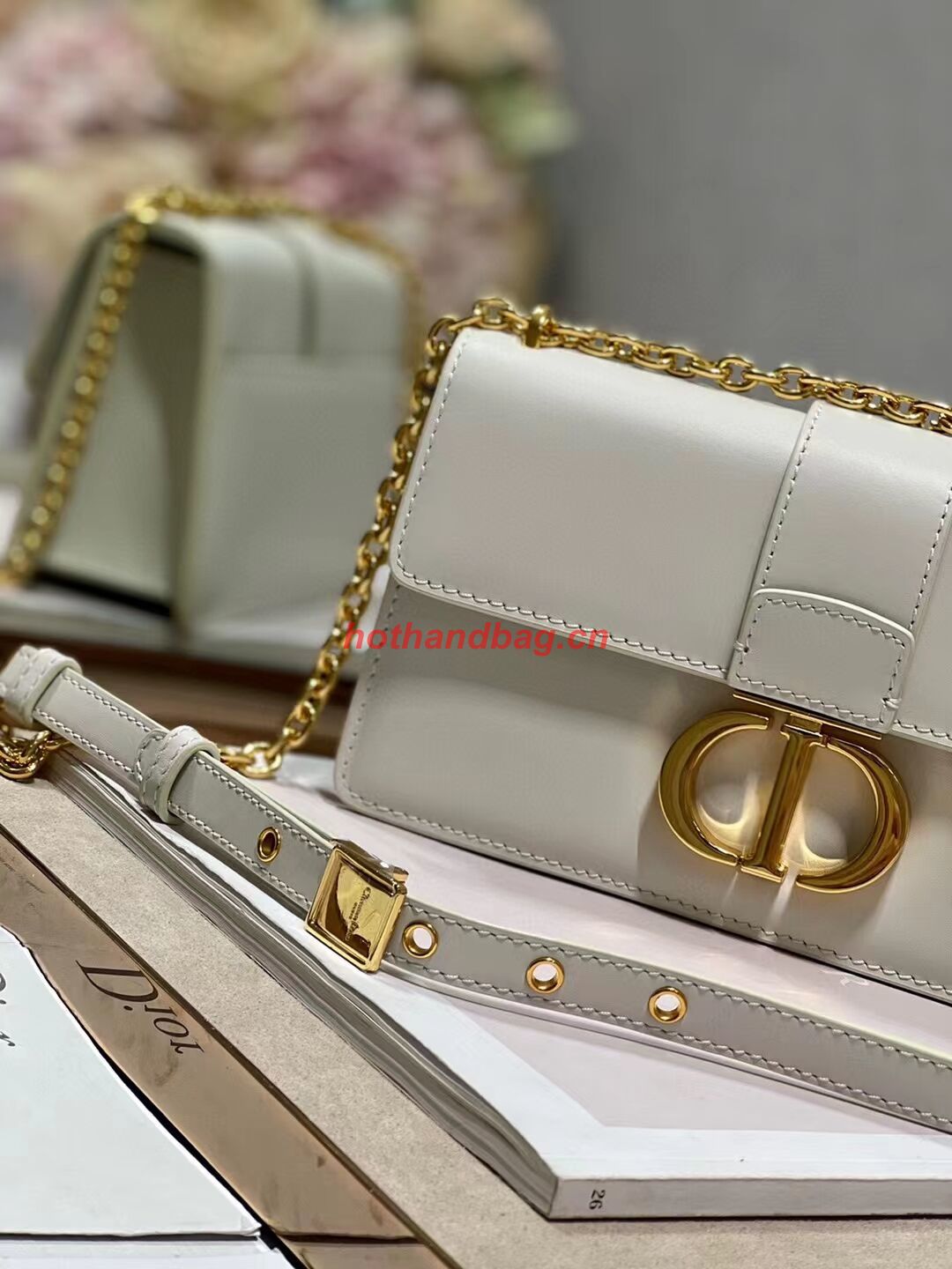 DIOR 30 MONTAIGNE EAST-WEST BAG WITH CHAIN Calfskin M9334 Latte DIOR 30 MONTAIGNE EAST-WEST BAG WITH CHAIN Calfskin M9334 Latte