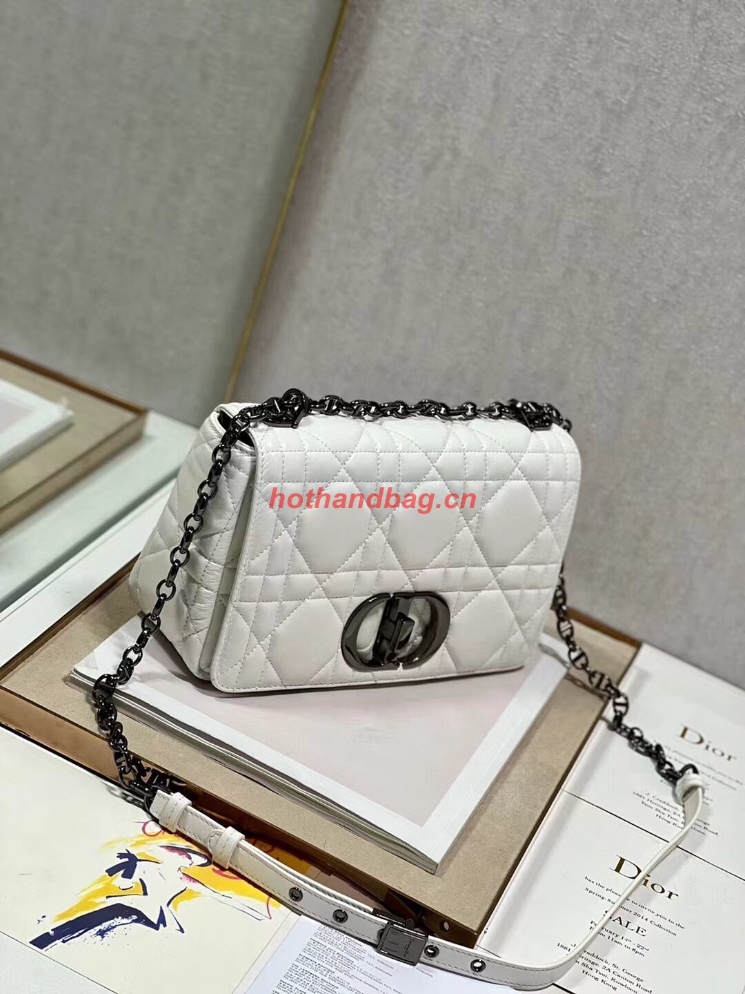 MEDIUM DIOR CARO BAG Supple Cannage Calfskin M9242U white&black MEDIUM DIOR CARO BAG Supple Cannage Calfskin M9242U white&black