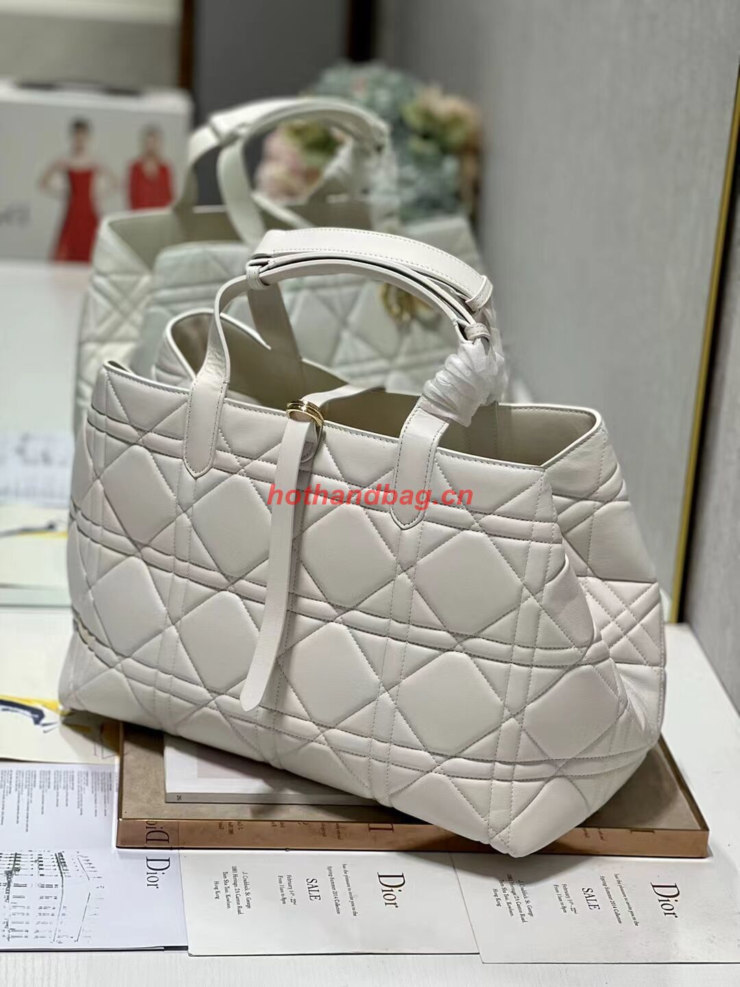 LADY DIOR TOP HANDLE LARGE BAG Latte Cannage Lambskin C0088 WHITE&GOLD LADY DIOR TOP HANDLE LARGE BAG Latte Cannage Lambskin C0088 WHITE&GOLD