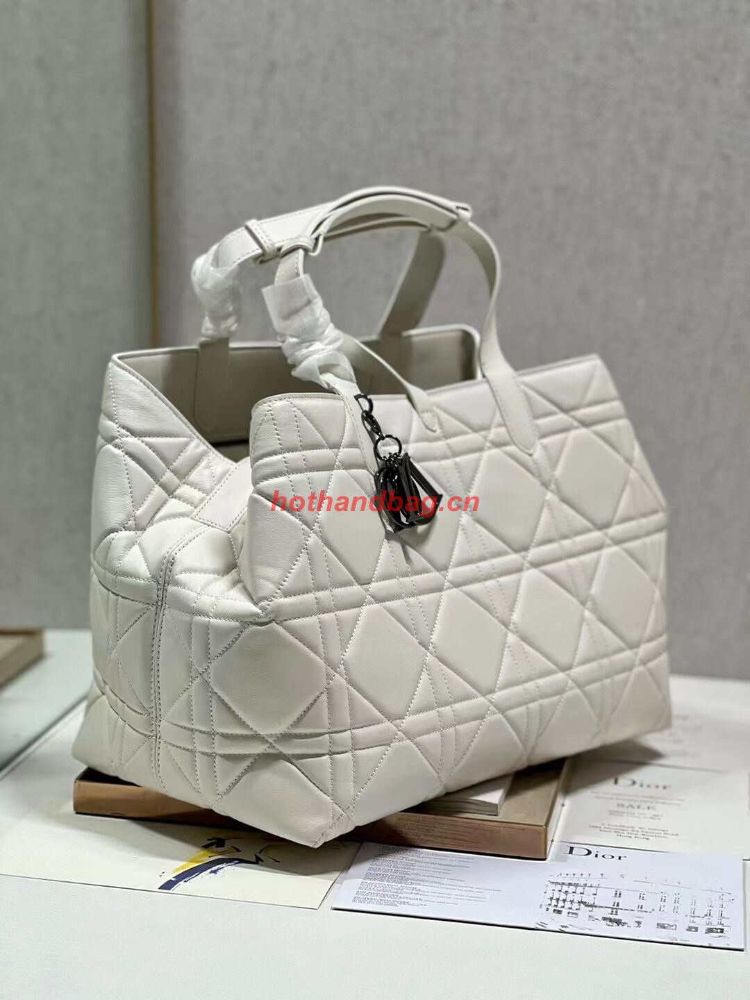 LADY DIOR TOP HANDLE LARGE BAG Latte Cannage Lambskin C0088 WHITE&BLACK LADY DIOR TOP HANDLE LARGE BAG Latte Cannage Lambskin C0088 WHITE&BLACK