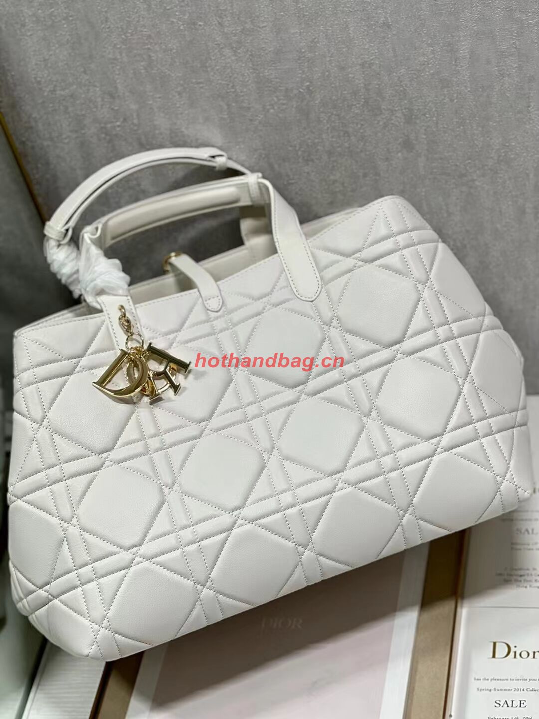 LADY DIOR TOP HANDLE LARGE BAG Latte Cannage Lambskin C0088 WHITE&GOLD LADY DIOR TOP HANDLE LARGE BAG Latte Cannage Lambskin C0088 WHITE&GOLD