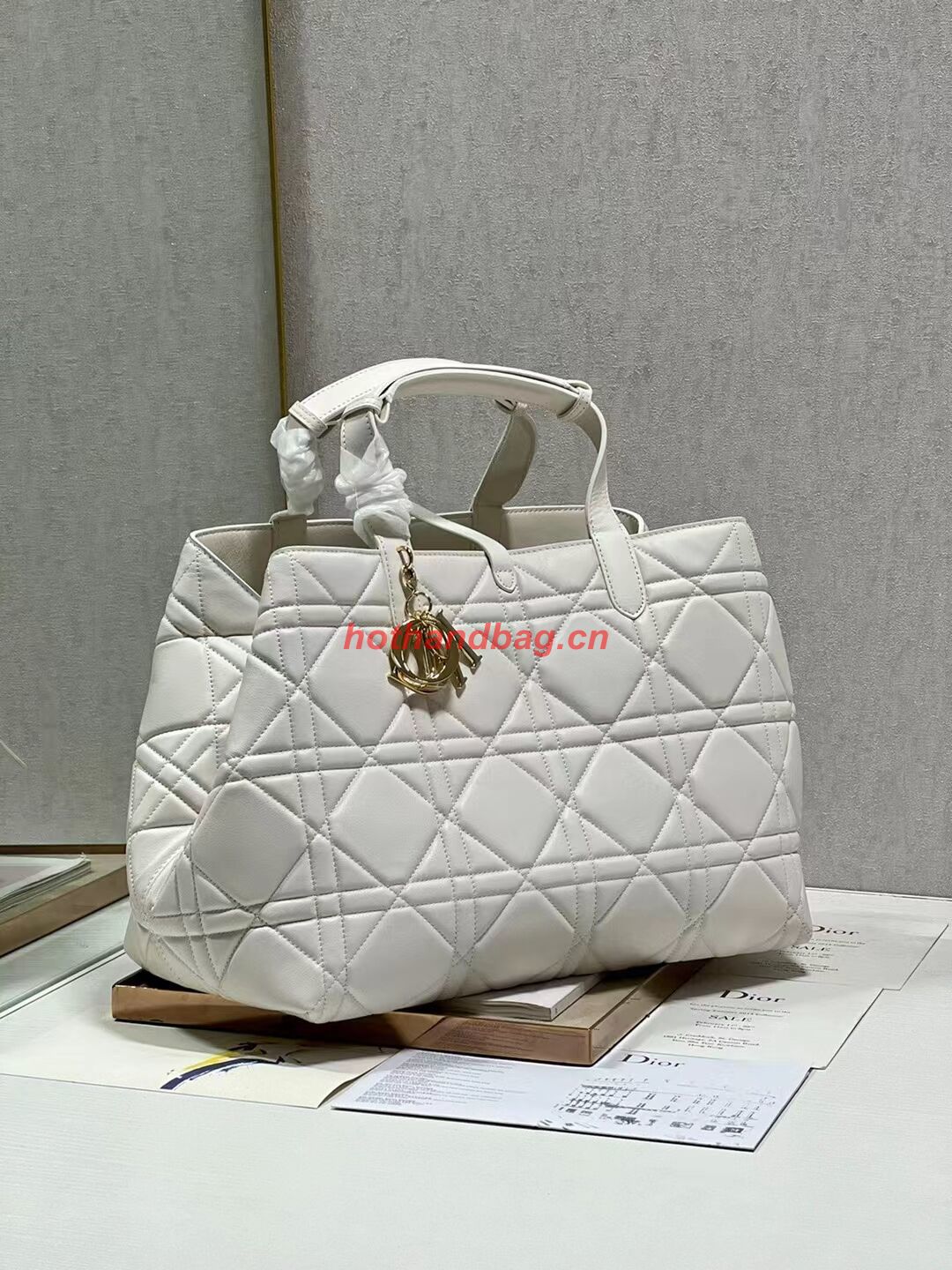 LADY DIOR TOP HANDLE LARGE BAG Latte Cannage Lambskin C0088 WHITE&GOLD LADY DIOR TOP HANDLE LARGE BAG Latte Cannage Lambskin C0088 WHITE&GOLD