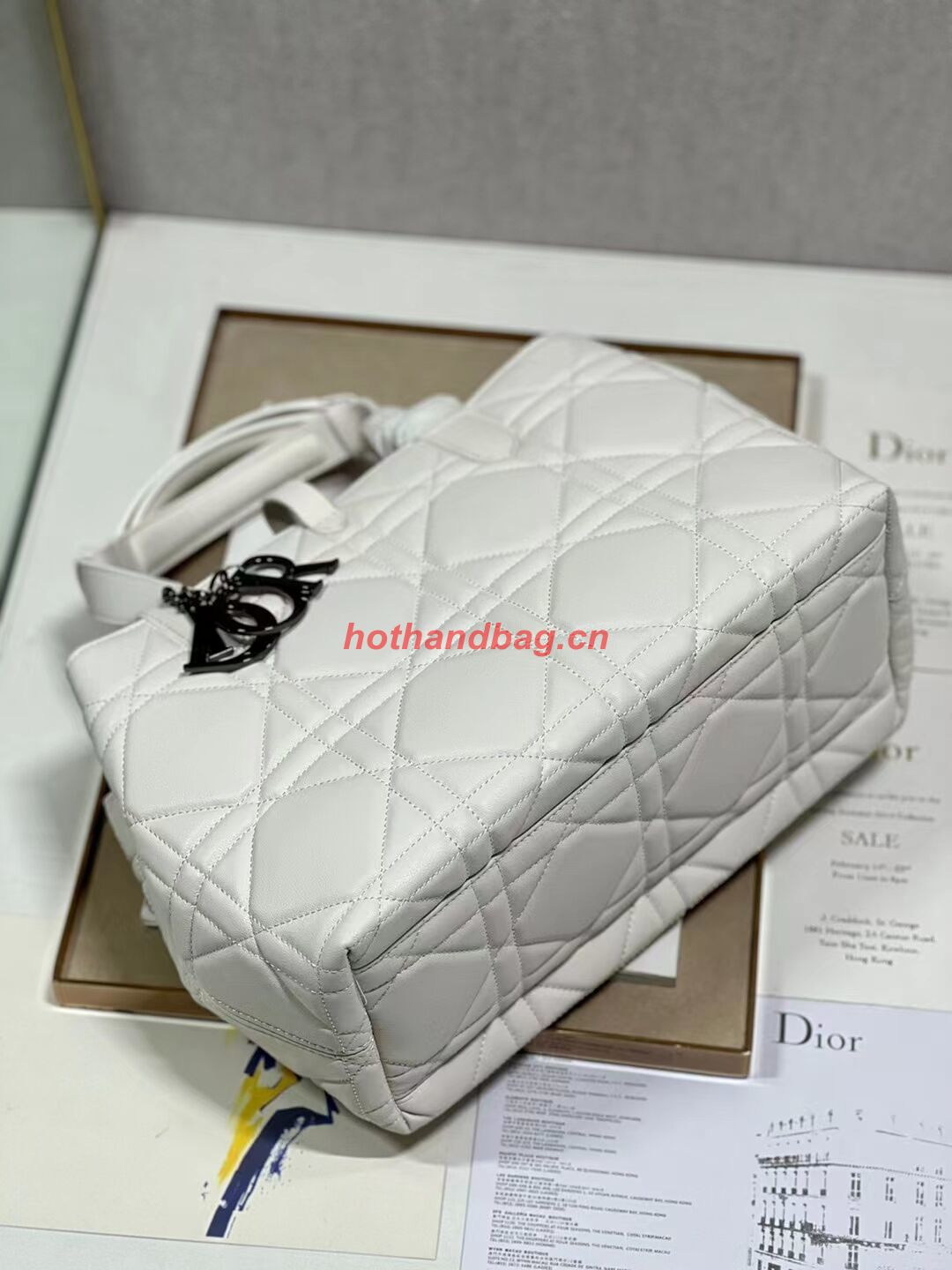 DIOR TOP HANDLE MEDIUM BAG Latte Cannage Lambskin C0089 WHITE&BLACK DIOR TOP HANDLE MEDIUM BAG Latte Cannage Lambskin C0089 WHITE&BLACK